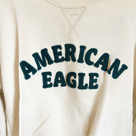 American Eagle Cream Crew Neck - Picture 3 of 4